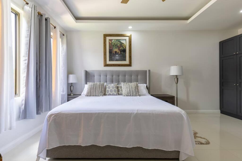 Sun Shine Luxury Villas 2 Bedroom Pool & Gym Ocho Rios St Ann מראה חיצוני תמונה